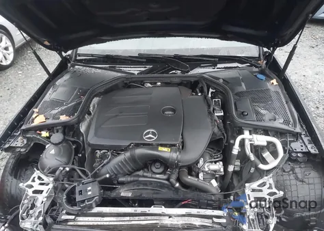 2019 Mercedes-Benz C 300 4Matic z USA, uszkodzony, nr VIN 55SWF8EB6KU283136